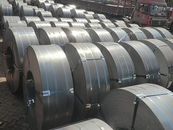 What is the effect of s460 steel equivalent astm surface treatment on its properties